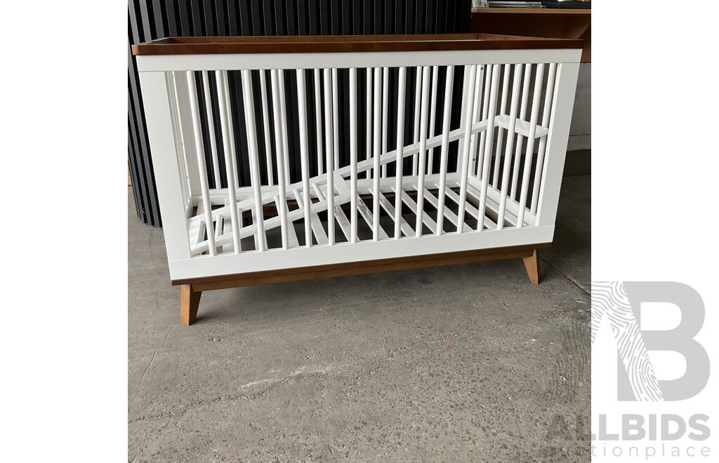 Babyletto Scoot Convertible Baby Cot - White / Natural / Walnut