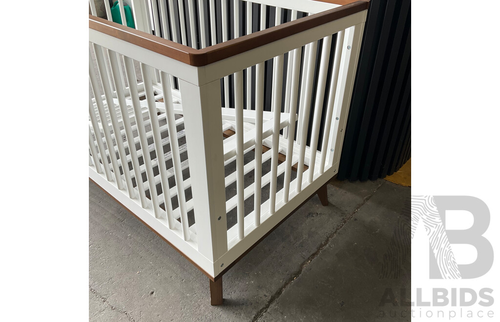 Babyletto Scoot Convertible Baby Cot - White / Natural / Walnut