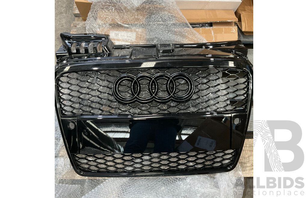 Pallet of Online Order Vehicle Parts/Accessories Returned Parcels