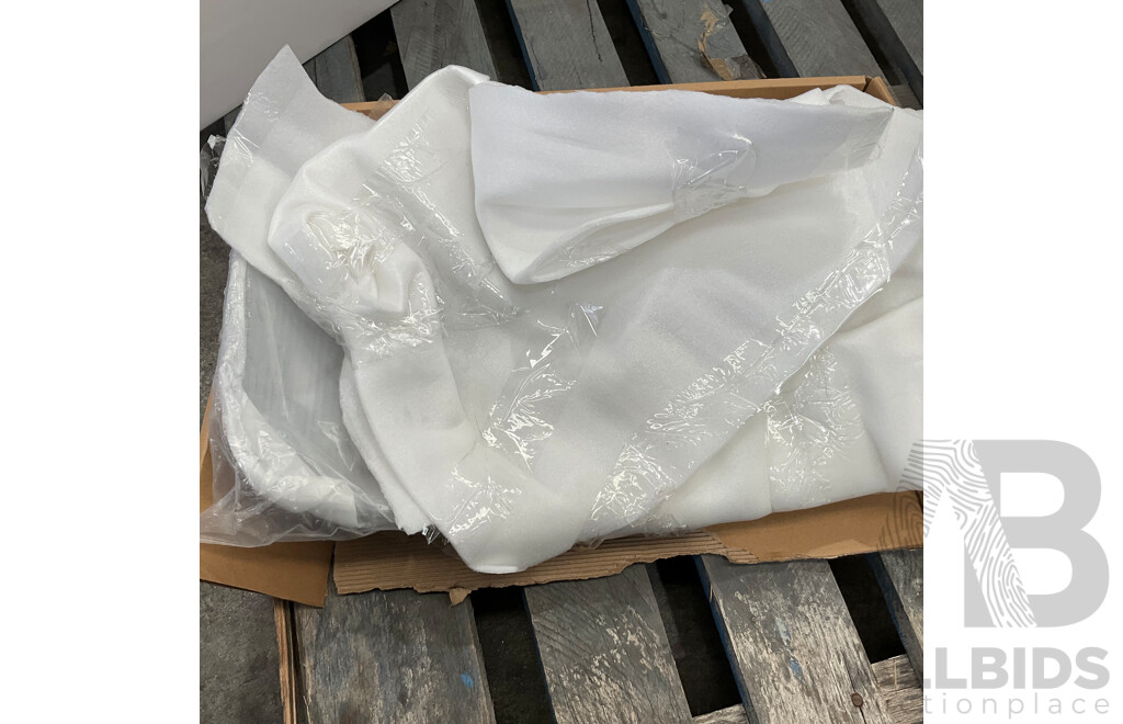 Pallet of Online Order Vehicle Parts/Accessories Returned Parcels