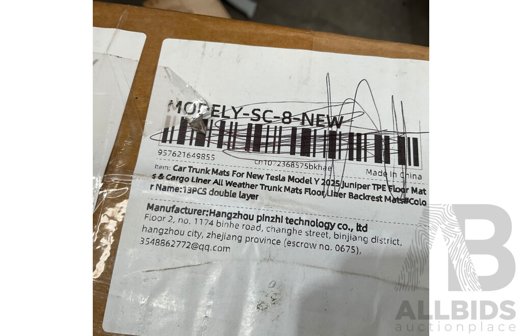 Pallet of Online Order Vehicle Parts/Accessories Returned Parcels