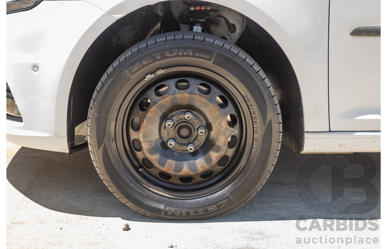 04/2018 Volkswagen Caddy Maxi Trendline TSI220 2K MY18 4D Wagon White Turbo 1.4L - 7 seats