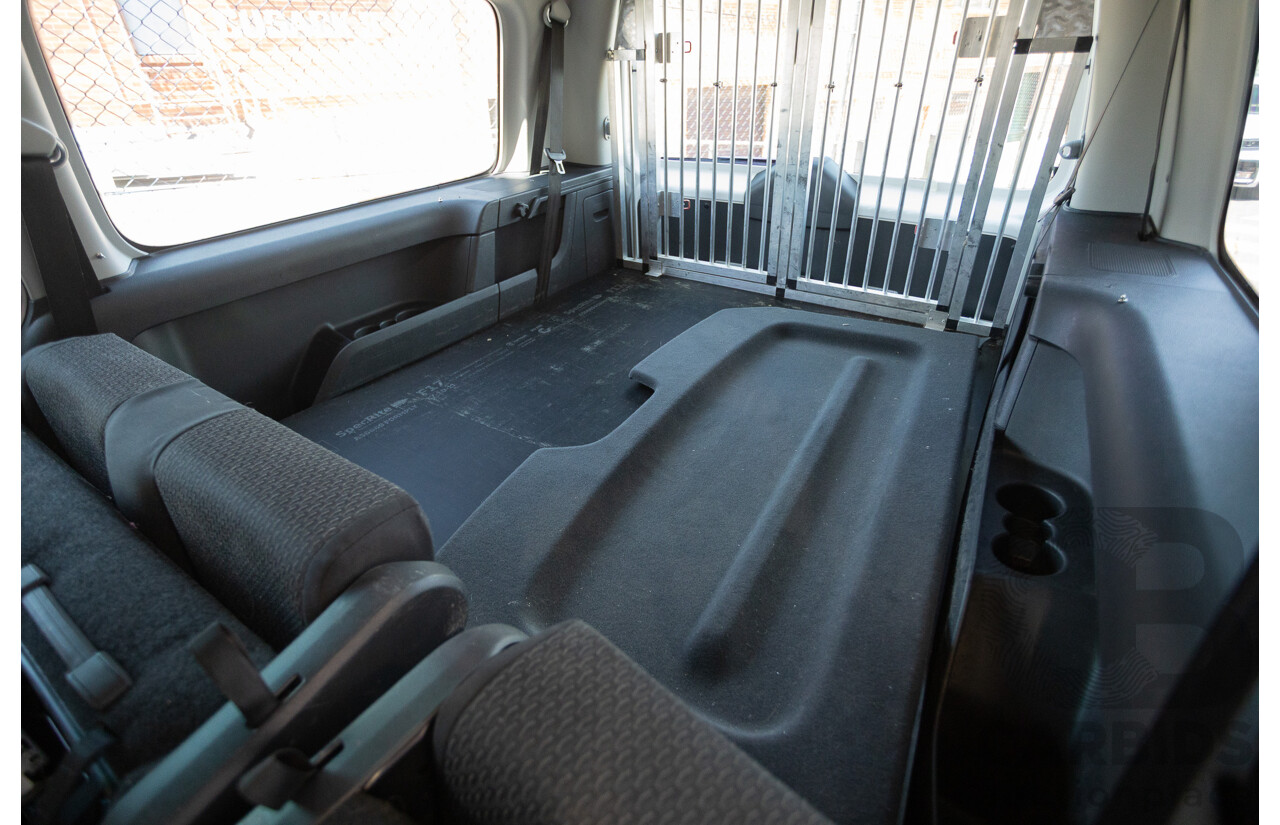 04/2018 Volkswagen Caddy Maxi Trendline TSI220 2K MY18 4D Wagon White Turbo 1.4L - 7 seats