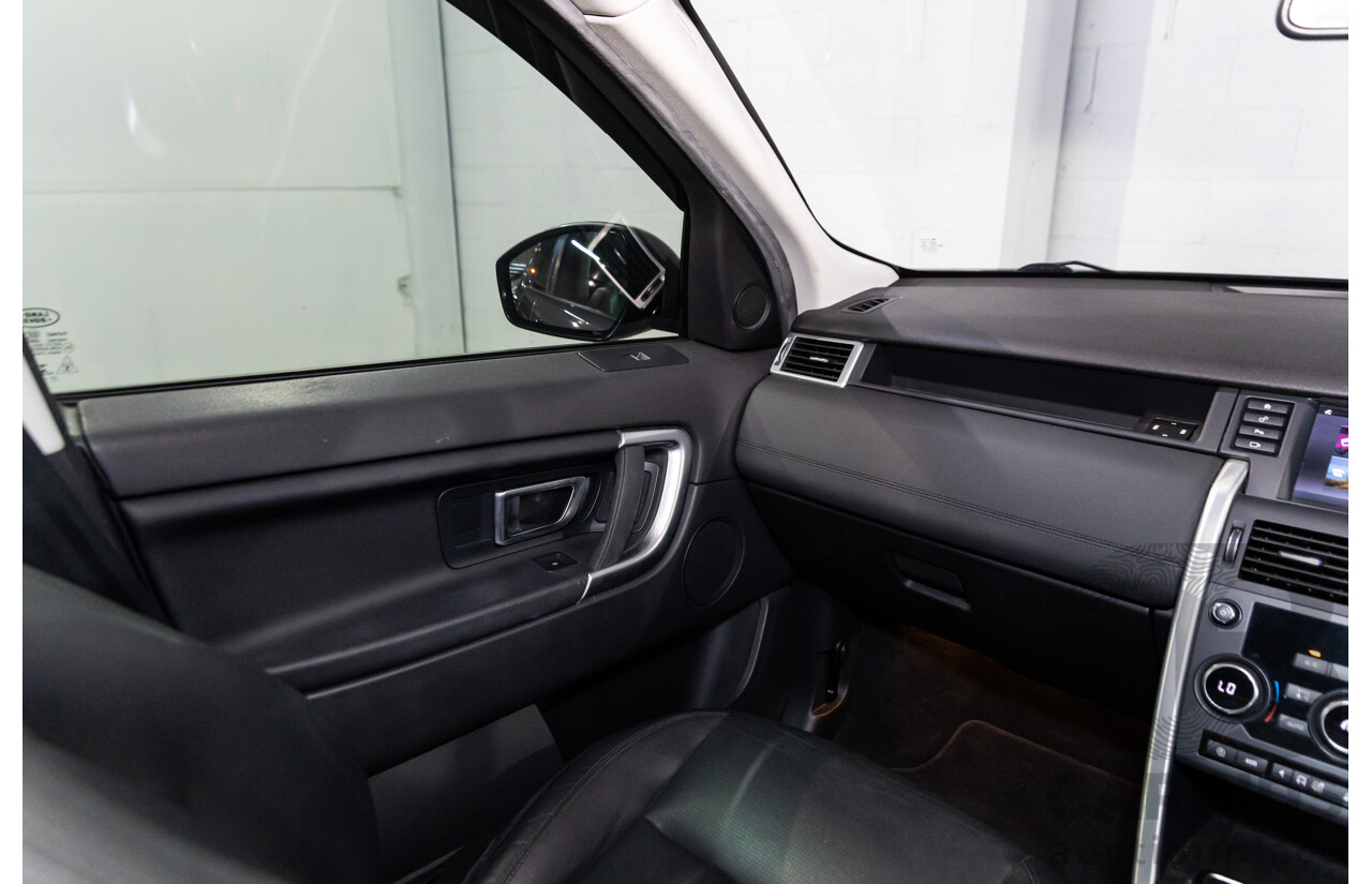 02/2018 Land Rover Discovery Sport Si4 SE Dynamic Design Pack (177kW AWD) 5 Seat L550 MY18 4D Wagon Corris Grey Metallic/ Santorini Black Roof Turbo 2.0L