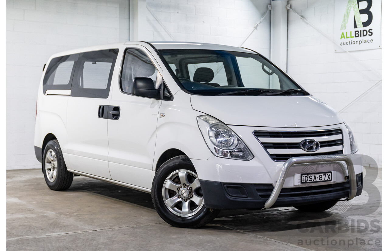 08/2017 Hyundai Iload 3S Liftback (RWD) TQ Series 2 (TQ3) MY18 4d Van Polar White Turbo Diesel 2.5L