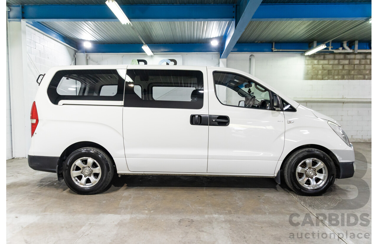 08/2017 Hyundai Iload 3S Liftback (RWD) TQ Series 2 (TQ3) MY18 4d Van Polar White Turbo Diesel 2.5L