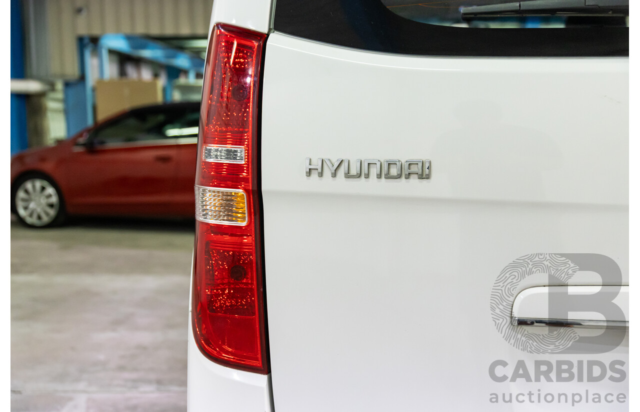 08/2017 Hyundai Iload 3S Liftback (RWD) TQ Series 2 (TQ3) MY18 4d Van Polar White Turbo Diesel 2.5L