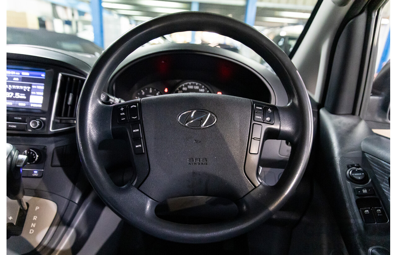 08/2017 Hyundai Iload 3S Liftback (RWD) TQ Series 2 (TQ3) MY18 4d Van Polar White Turbo Diesel 2.5L