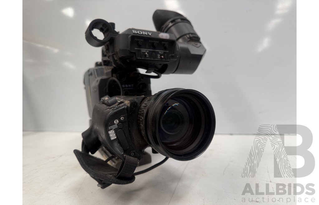 2x Sony Model DXC D50 WSP,DXF 801CE View Finder. Fujinon Lens 19 X 8.7brm X 2 Base Plate +Sony DSR 570 WSP. ViewFinder,FUJINON 14 X 8.5brm X 2 Base Plate +Sony AC Adaptor 26 Pin to 26pin Cable, 26pin to 14 Pin Cable, Power 4pin to 4pin.