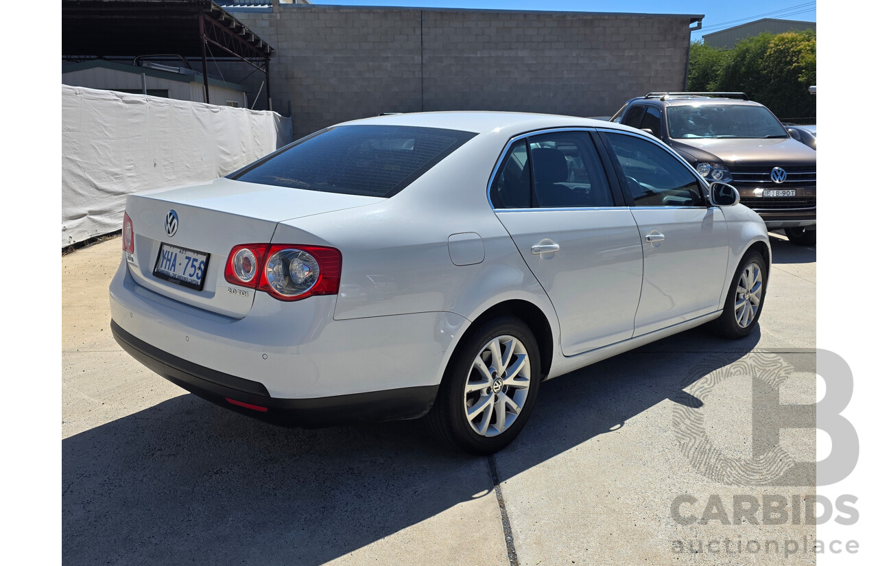 2/2010 Volkswagen Jetta 103 TDI 1KM MY09 4d Sedan White Turbo Diesel  2.0L