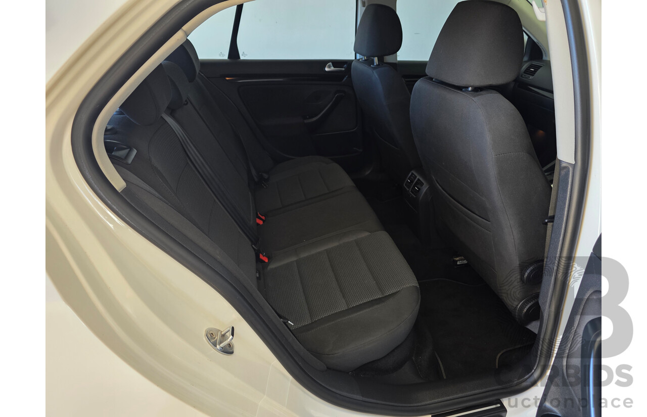 2/2010 Volkswagen Jetta 103 TDI 1KM MY09 4d Sedan White Turbo Diesel  2.0L