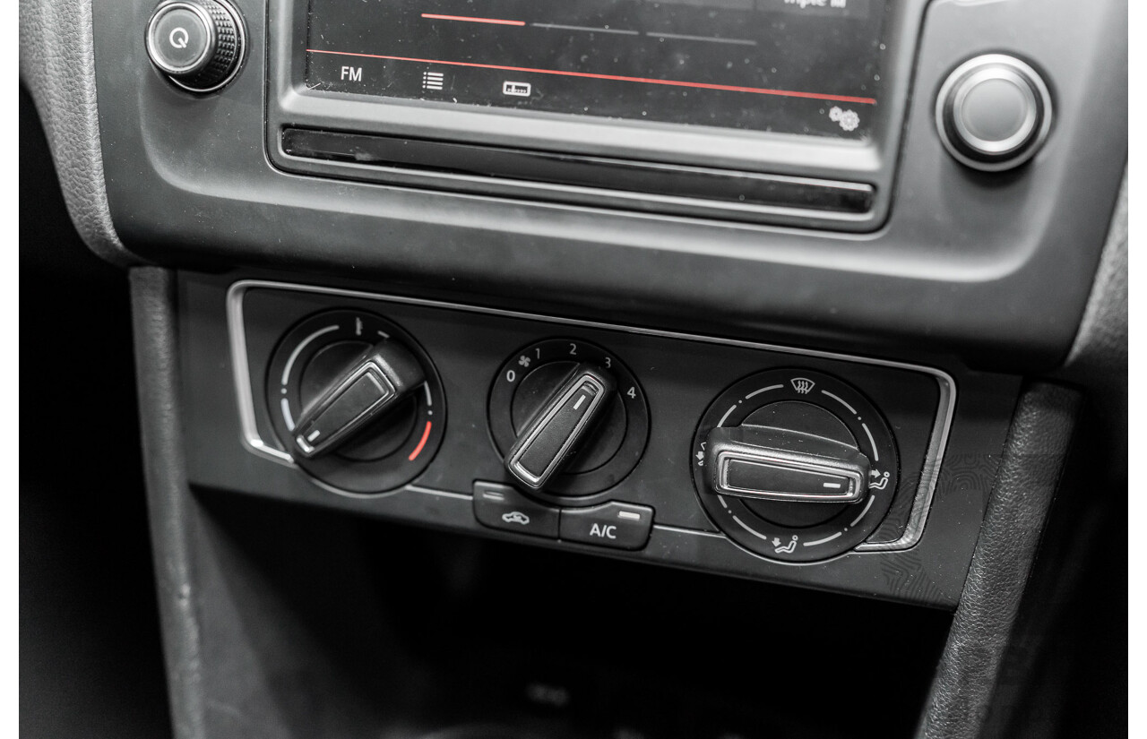 06/2016 Volkswagen Polo 81 TSI Comfortline (FWD) 6R MY16 5d Hatchback Cornflower Blue Turbo 1.2L