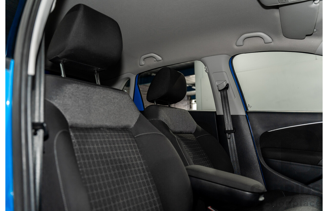 06/2016 Volkswagen Polo 81 TSI Comfortline (FWD) 6R MY16 5d Hatchback Cornflower Blue Turbo 1.2L