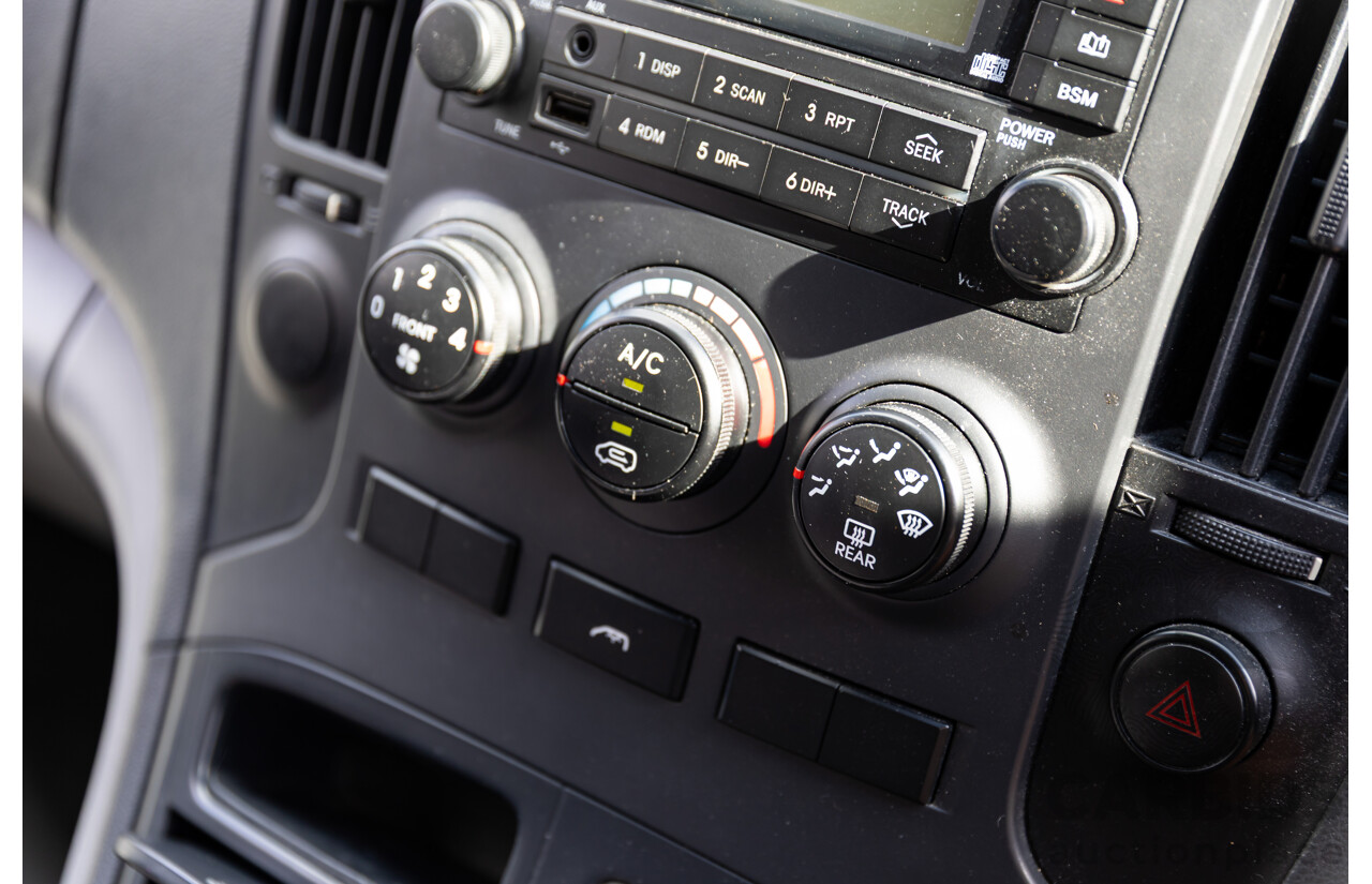 6/2011 Hyundai iLoad Crew (RWD) TQ MY11 4d Van Creamy White Turbo Diesel 2.5L