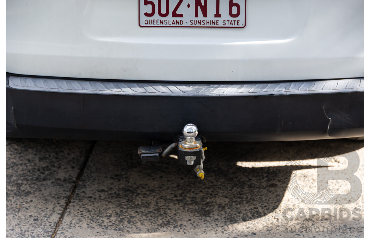 6/2011 Hyundai iLoad Crew (RWD) TQ MY11 4d Van Creamy White Turbo Diesel 2.5L