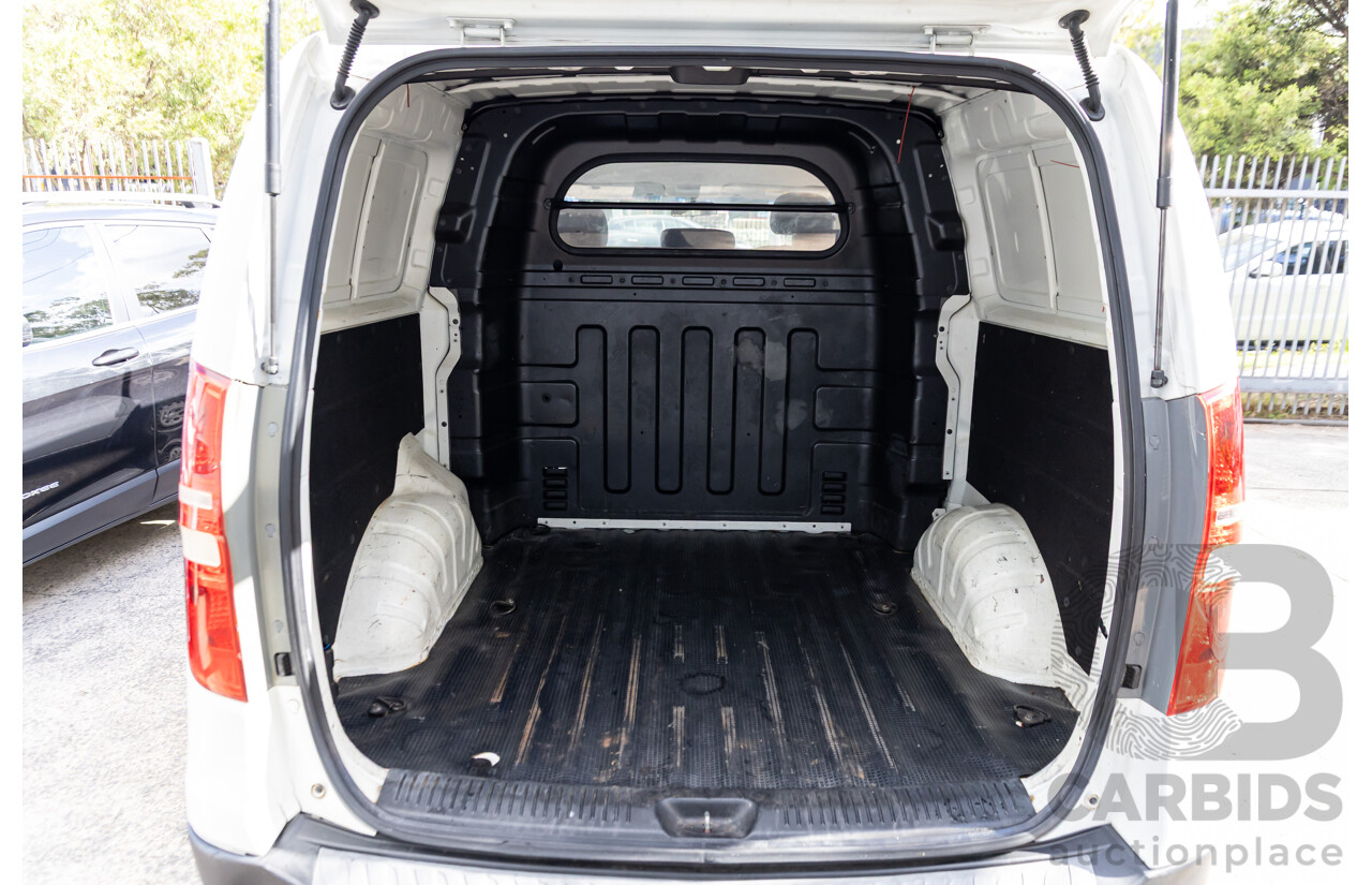 6/2011 Hyundai iLoad Crew (RWD) TQ MY11 4d Van Creamy White Turbo Diesel 2.5L