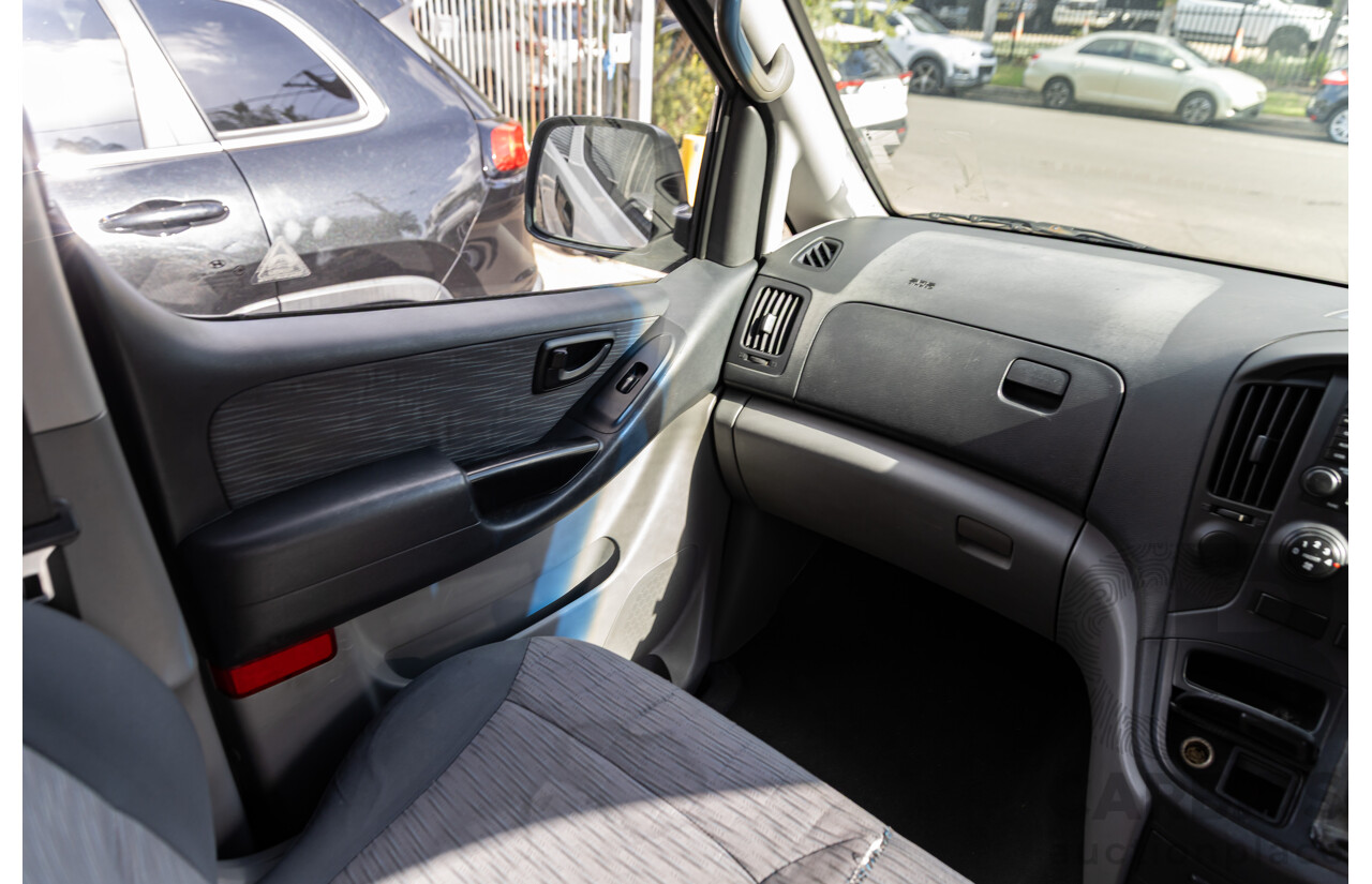 6/2011 Hyundai iLoad Crew (RWD) TQ MY11 4d Van Creamy White Turbo Diesel 2.5L