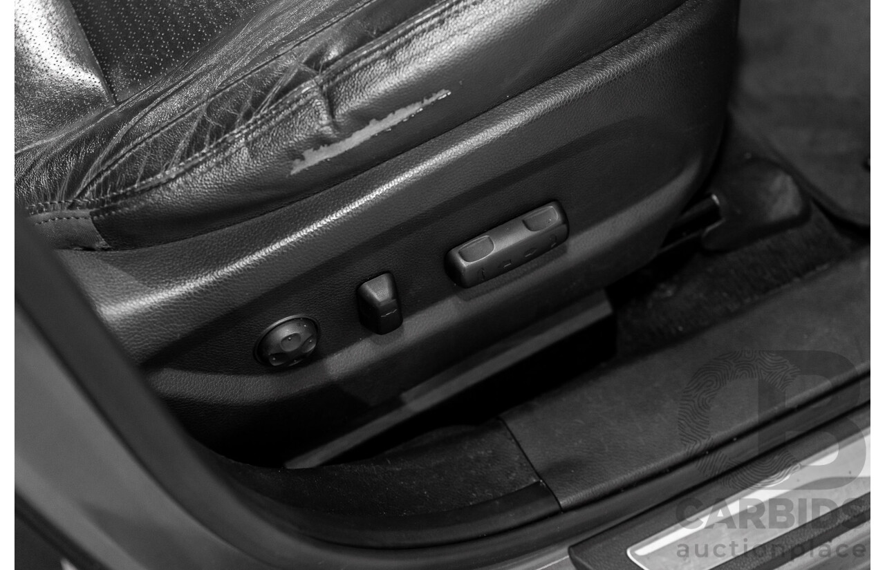 9/2013 Hyundai Santa Fe Highlander CRDi (4x4) DM 4d Wagon Titanium Silver Turbo Diesel 2.2L - 7 Seater