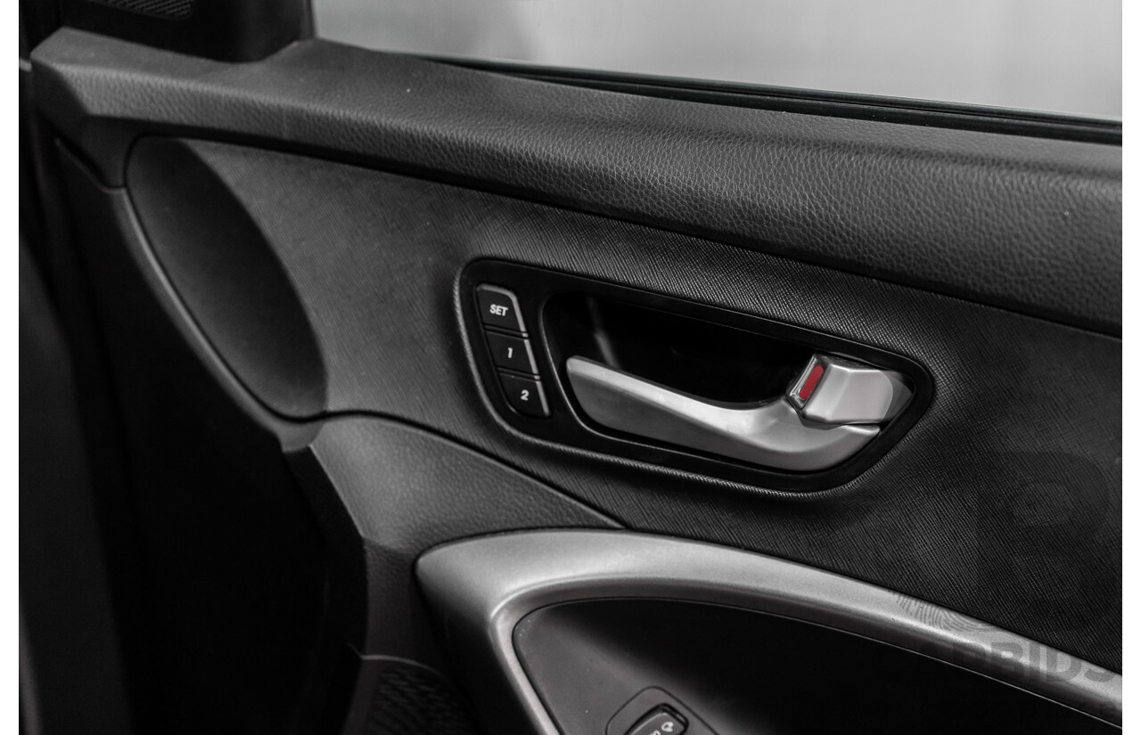 9/2013 Hyundai Santa Fe Highlander CRDi (4x4) DM 4d Wagon Titanium Silver Turbo Diesel 2.2L - 7 Seater