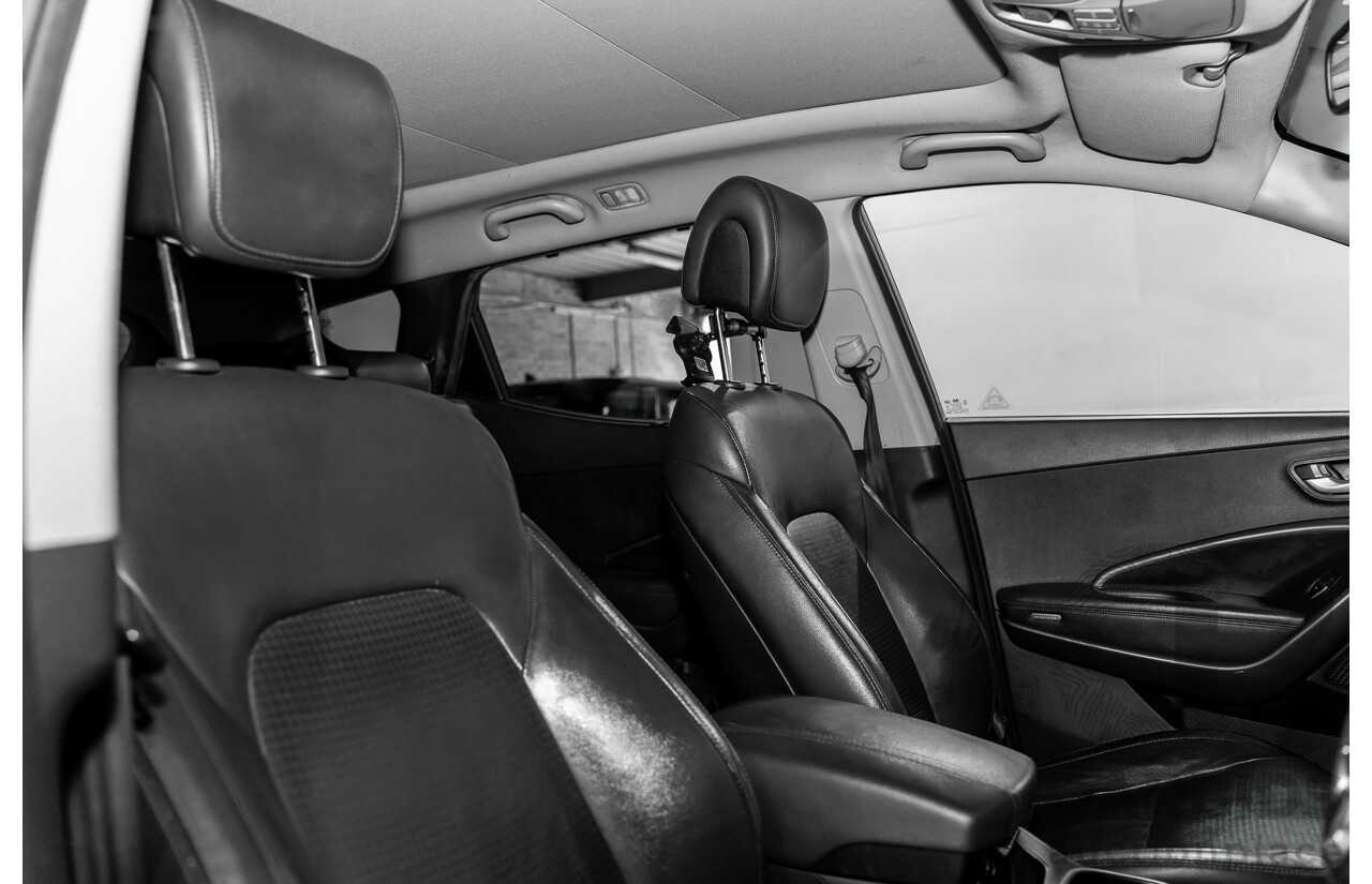 9/2013 Hyundai Santa Fe Highlander CRDi (4x4) DM 4d Wagon Titanium Silver Turbo Diesel 2.2L - 7 Seater