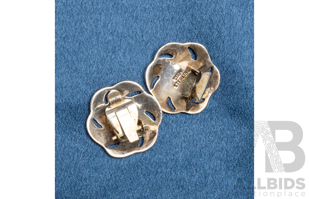 Sterling Silver and Green Enamel Siam Clip on Pair of Earrings