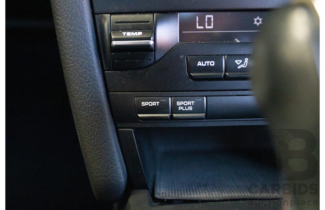 7/2011 Porsche Cayman 987 MY11 2D Coupe Carrara White 2.9L