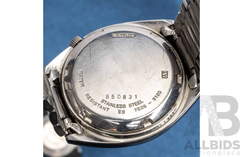 Men's Vintage Seiko and Timex Watches - Lot of 2