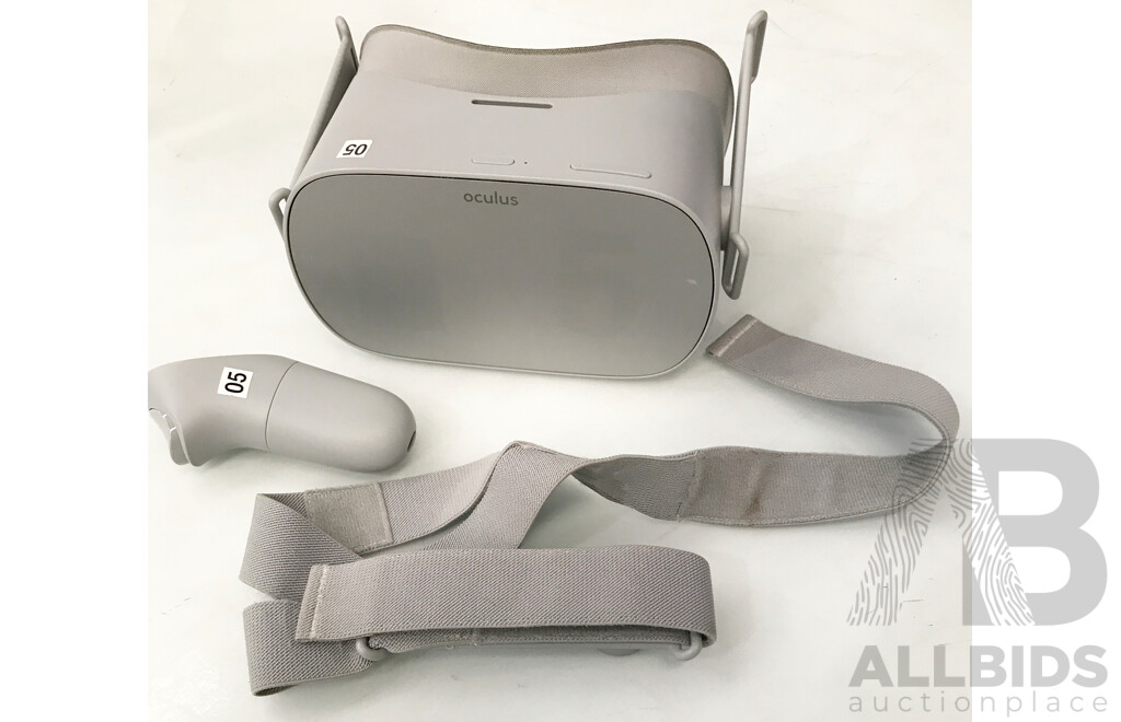 Oculus Go (MH-A32) All-in-One 32GB VR Headset W/ Controller
