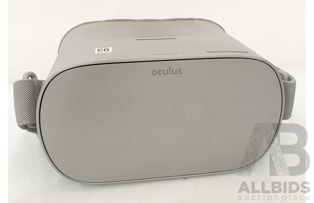 Oculus Go (MH-A32) All-in-One 32GB VR-Headset W/ Controller