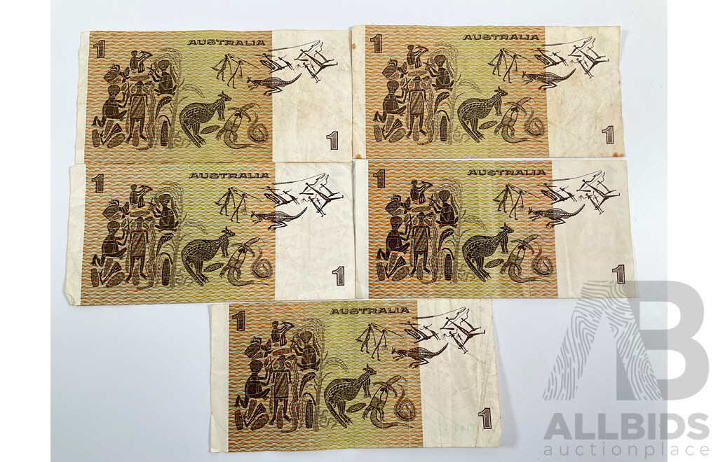 Five Australian 1982 One Dollar Notes Johnston/Stone R78
