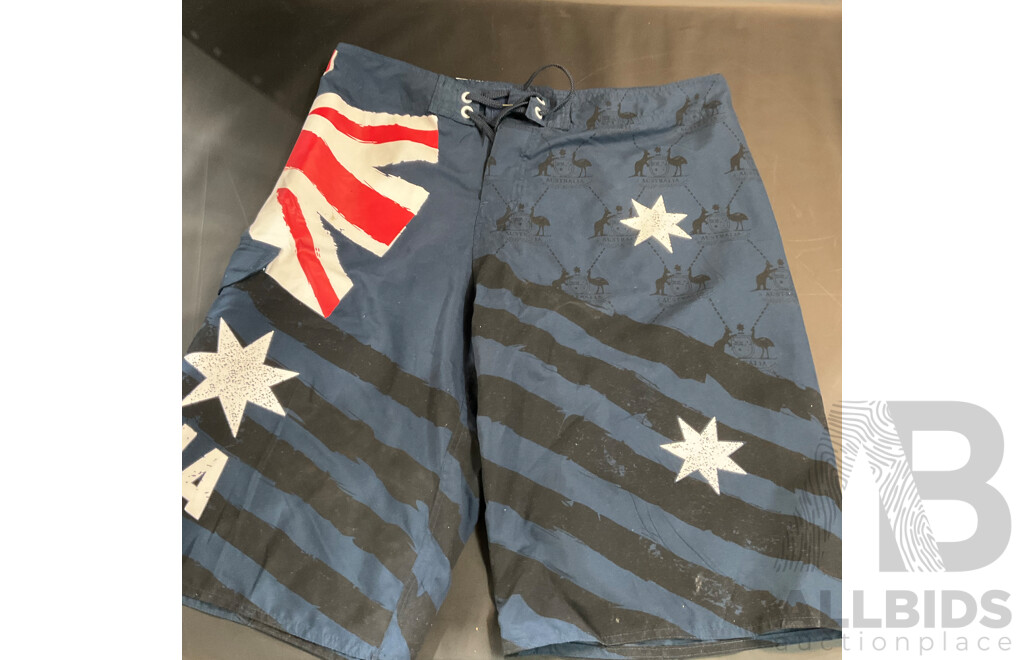 Assorted Men's Apparel Size XL/2XL