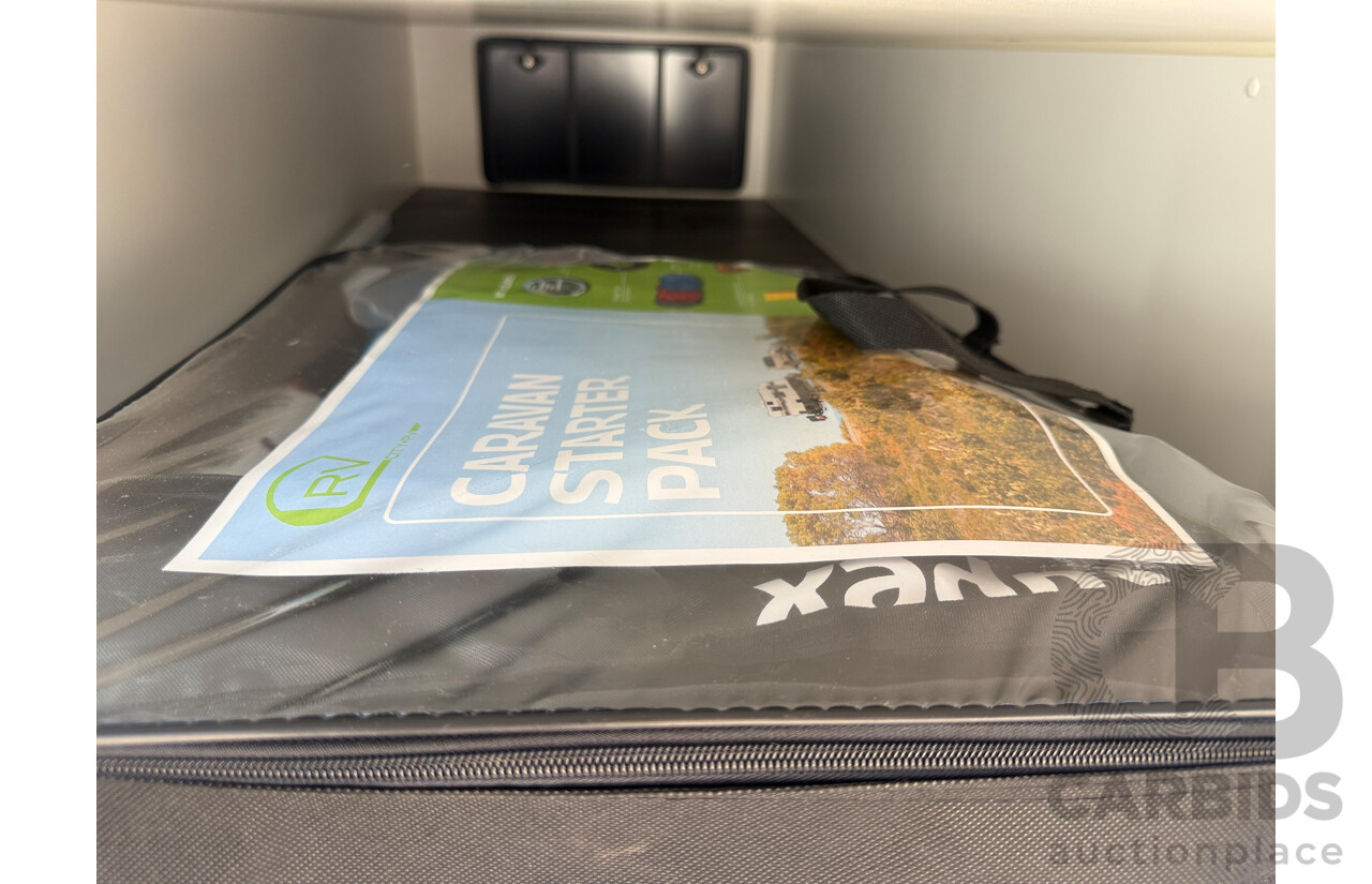 2024 MALIBU FAMILY MINI 2 BUNK 17FT SINGLE AXLE CARAVAN - WHITE/BLACK