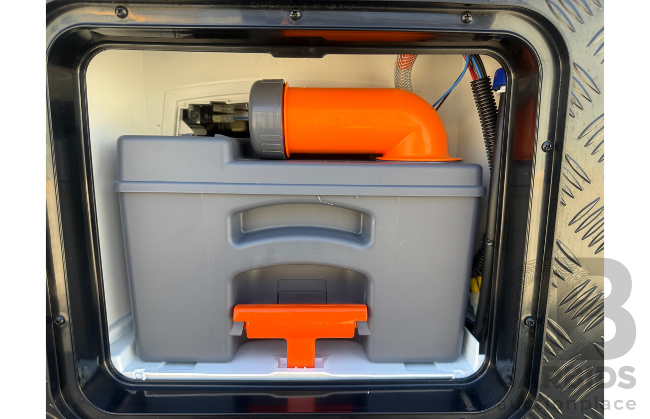 2024 MALIBU FAMILY MINI 2 BUNK 17FT SINGLE AXLE CARAVAN - WHITE/BLACK