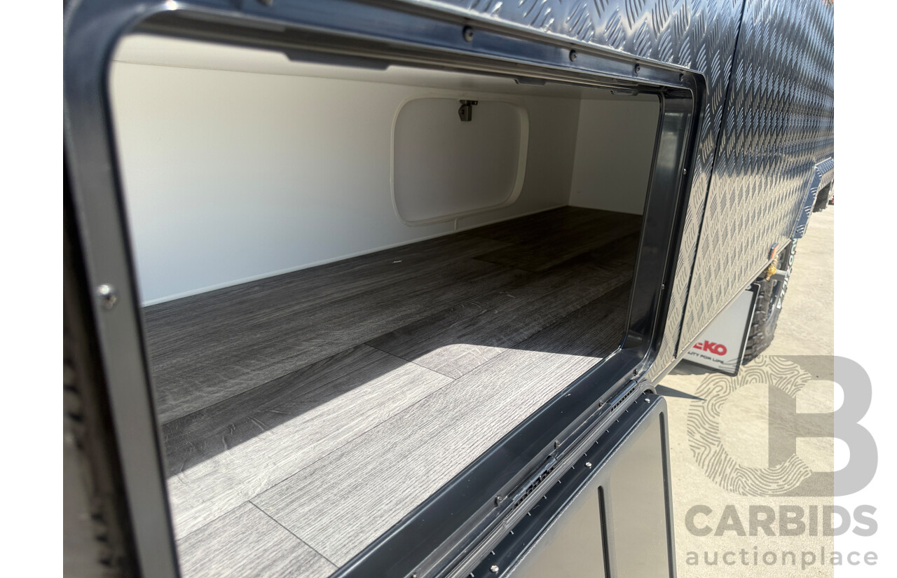 2024 MALIBU FAMILY MINI 2 BUNK 17FT SINGLE AXLE CARAVAN - WHITE/BLACK