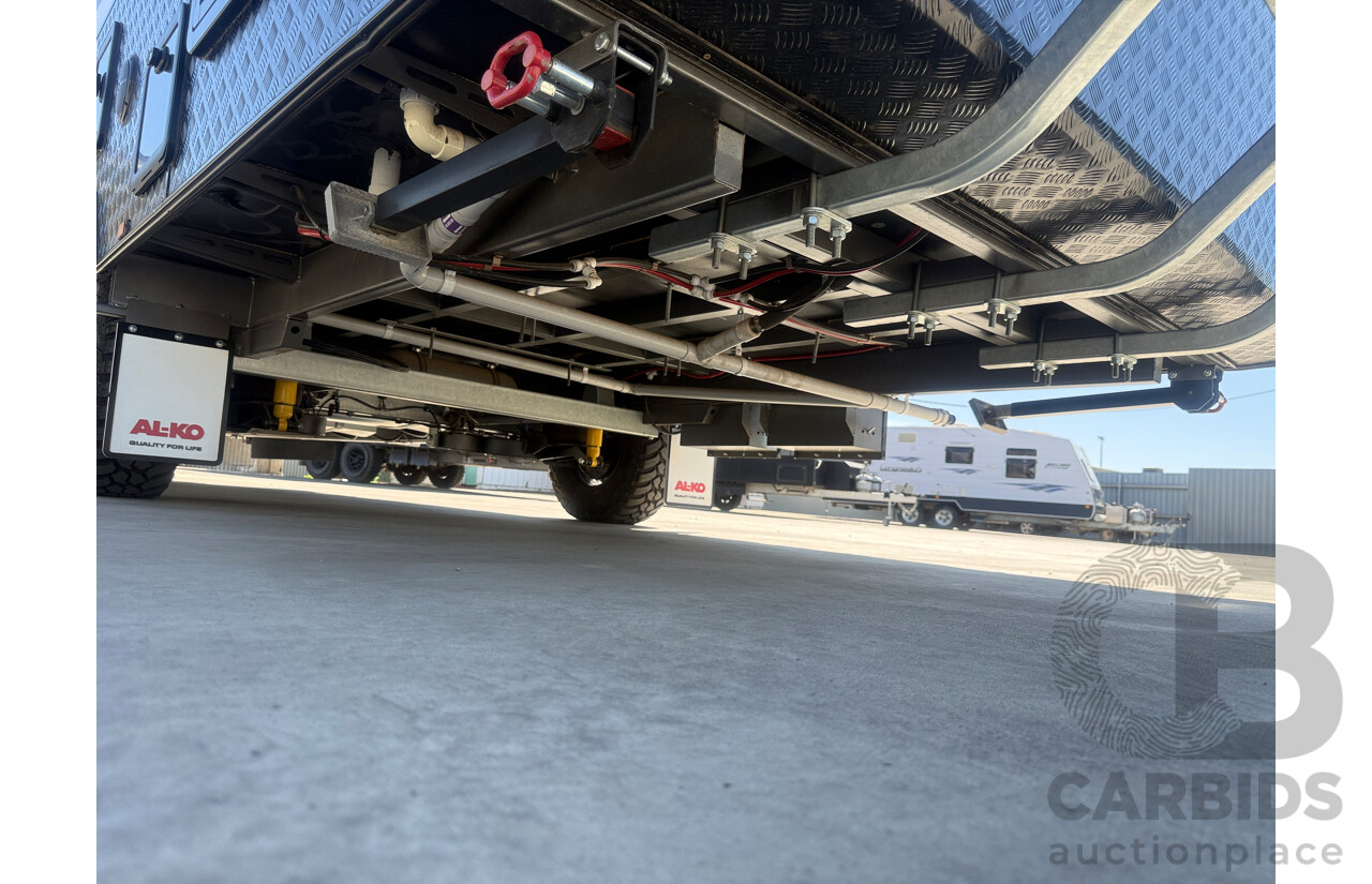 2024 MALIBU FAMILY MINI 2 BUNK 17FT SINGLE AXLE CARAVAN - WHITE/BLACK