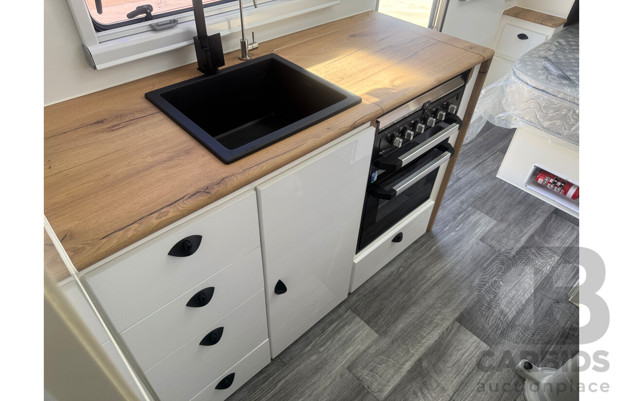 2024 MALIBU FAMILY MINI 2 BUNK 17FT SINGLE AXLE CARAVAN - WHITE/BLACK