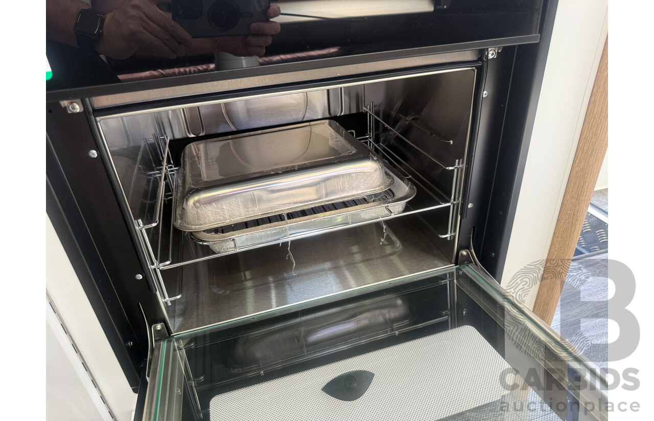 2024 MALIBU FAMILY MINI 2 BUNK 17FT SINGLE AXLE CARAVAN - WHITE/BLACK