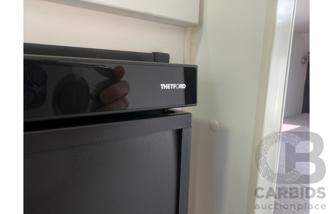 2024 MALIBU FAMILY MINI 2 BUNK 17FT SINGLE AXLE CARAVAN - WHITE/BLACK