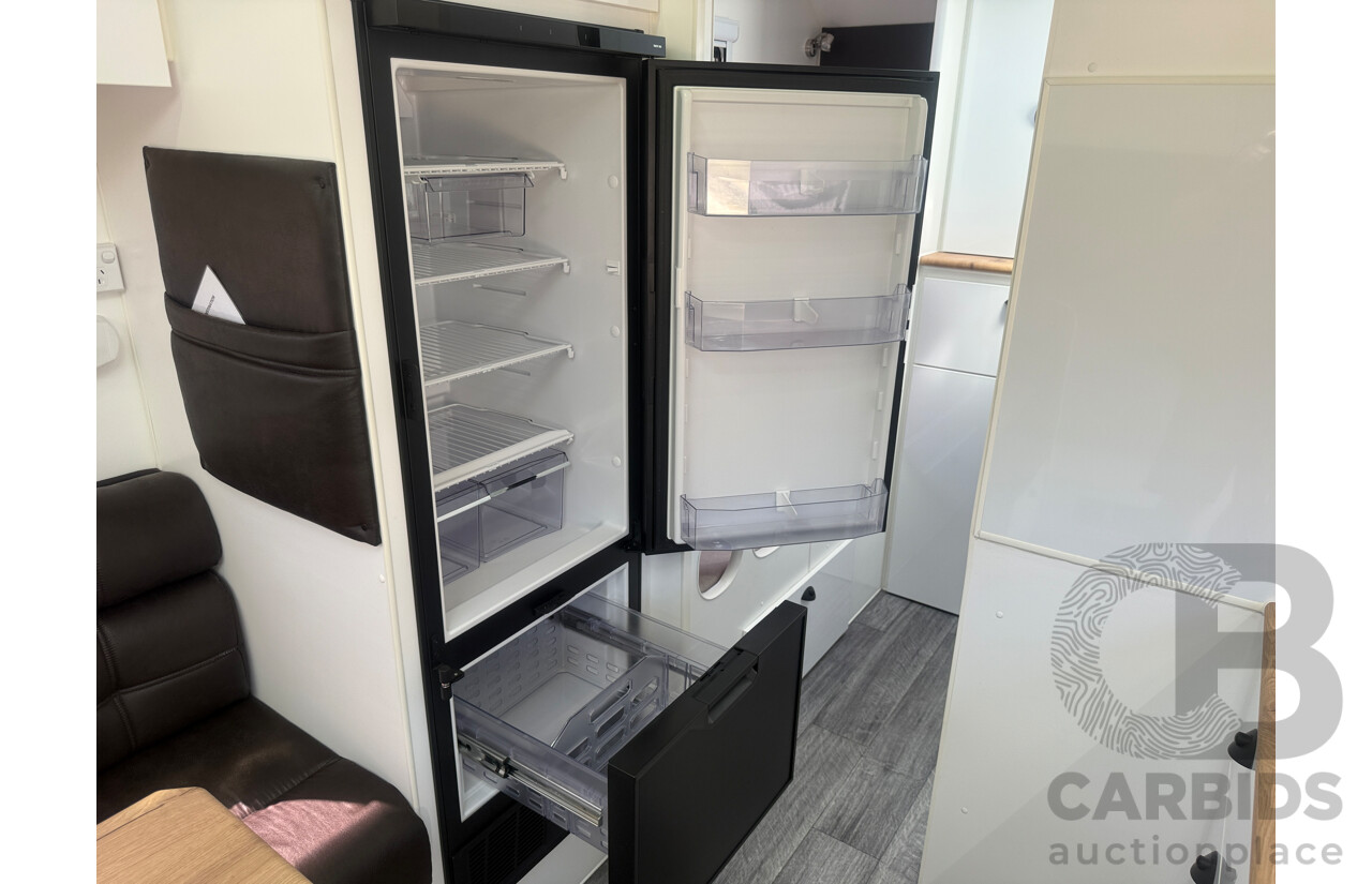 2024 MALIBU FAMILY MINI 2 BUNK 17FT SINGLE AXLE CARAVAN - WHITE/BLACK