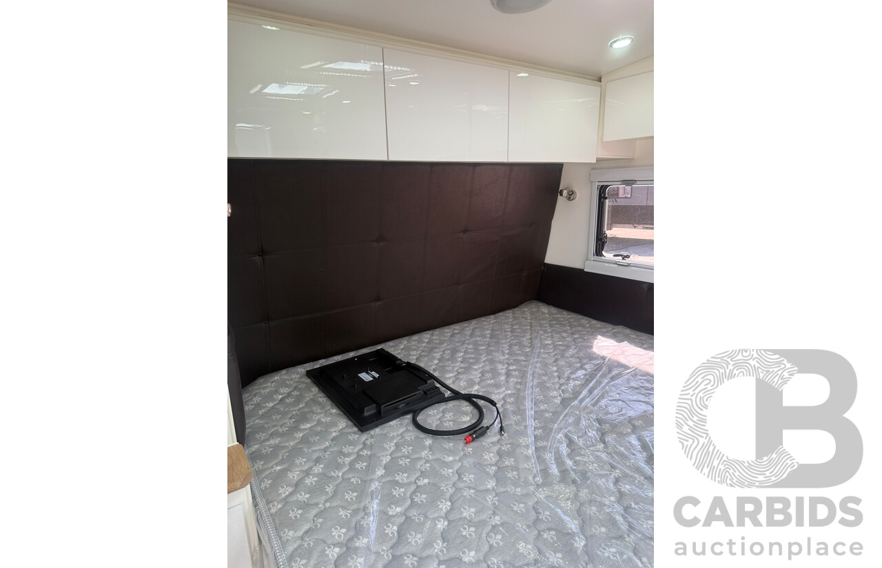 2024 MALIBU FAMILY MINI 2 BUNK 17FT SINGLE AXLE CARAVAN - WHITE/BLACK