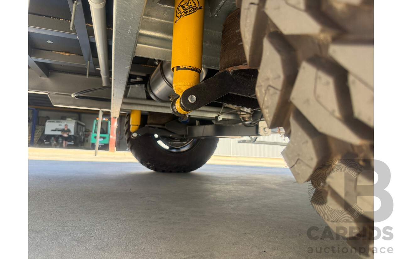 2024 MALIBU FAMILY MINI 2 BUNK 17FT SINGLE AXLE CARAVAN - WHITE/BLACK