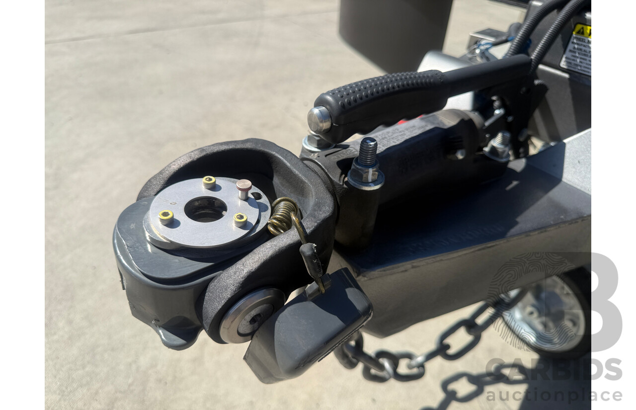 2024 MALIBU FAMILY MINI 2 BUNK 17FT SINGLE AXLE CARAVAN - WHITE/BLACK