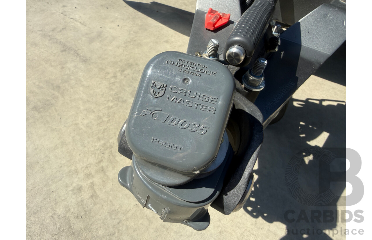 2024 MALIBU FAMILY MINI 2 BUNK 17FT SINGLE AXLE CARAVAN - WHITE/BLACK