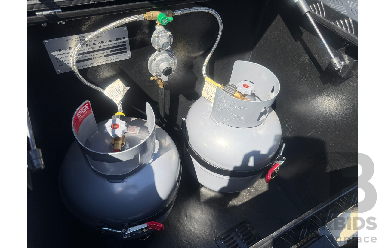 2024 MALIBU FAMILY MINI 2 BUNK 17FT SINGLE AXLE CARAVAN - WHITE/BLACK