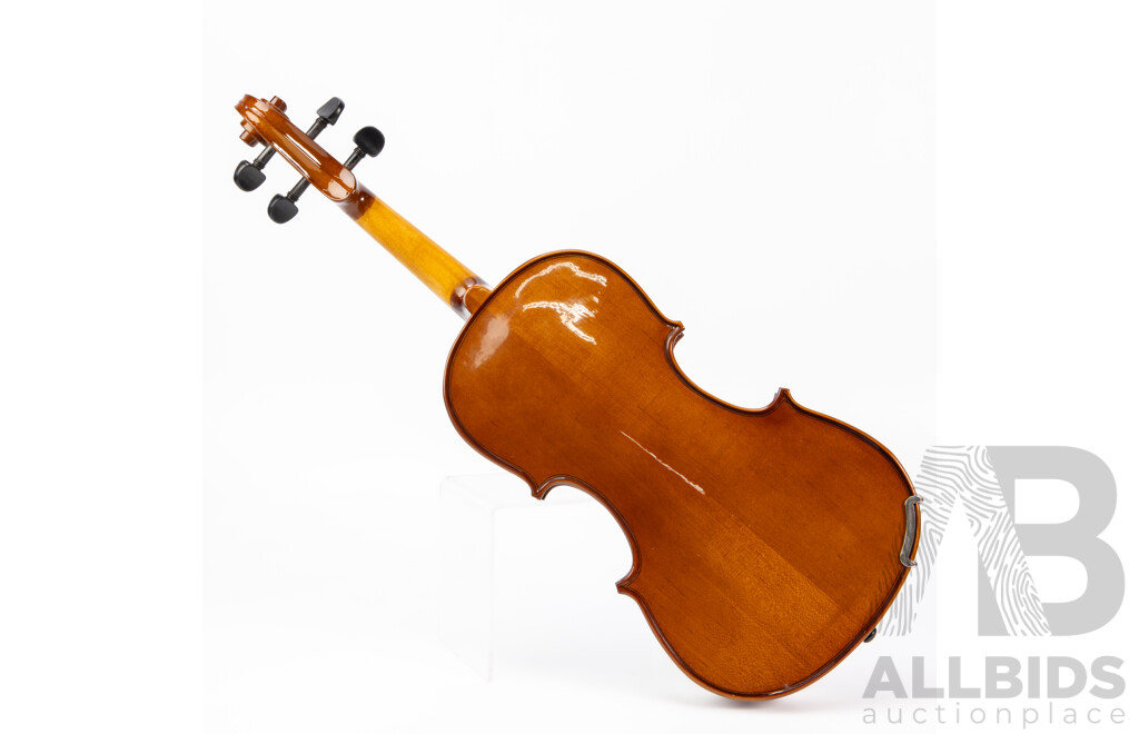 Stentor Music Co 'The Stentor Junior II' Violin with Bow in Carry Case