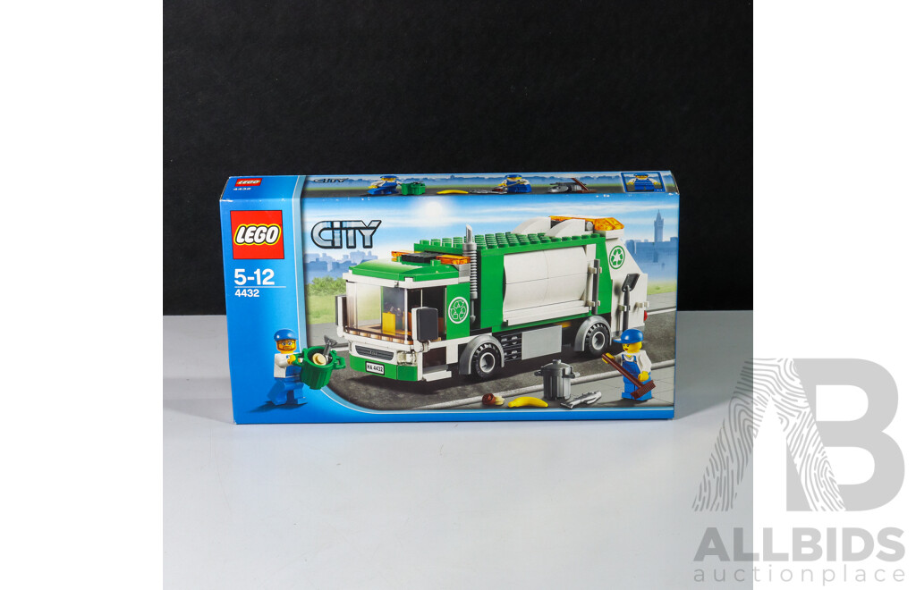 Lego City Garbage Truck 4432, Discontinued , Brand New in Box