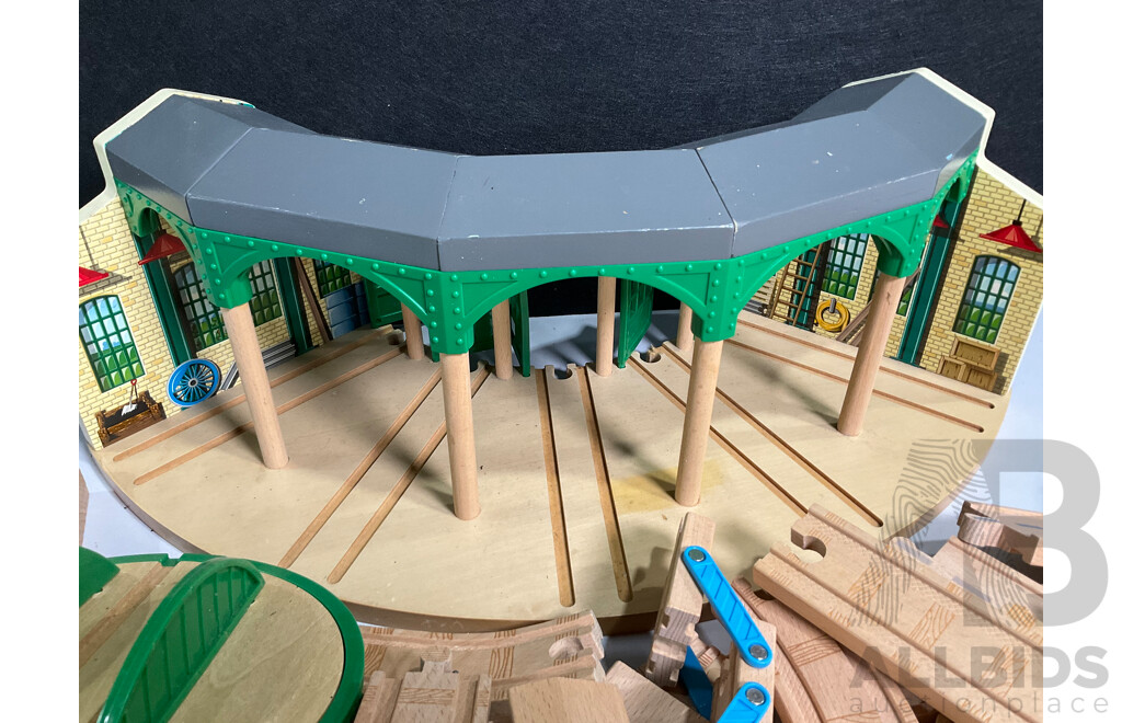 Collection of Thomas the Tank Engine and Friends Timber Railway Track and Round House