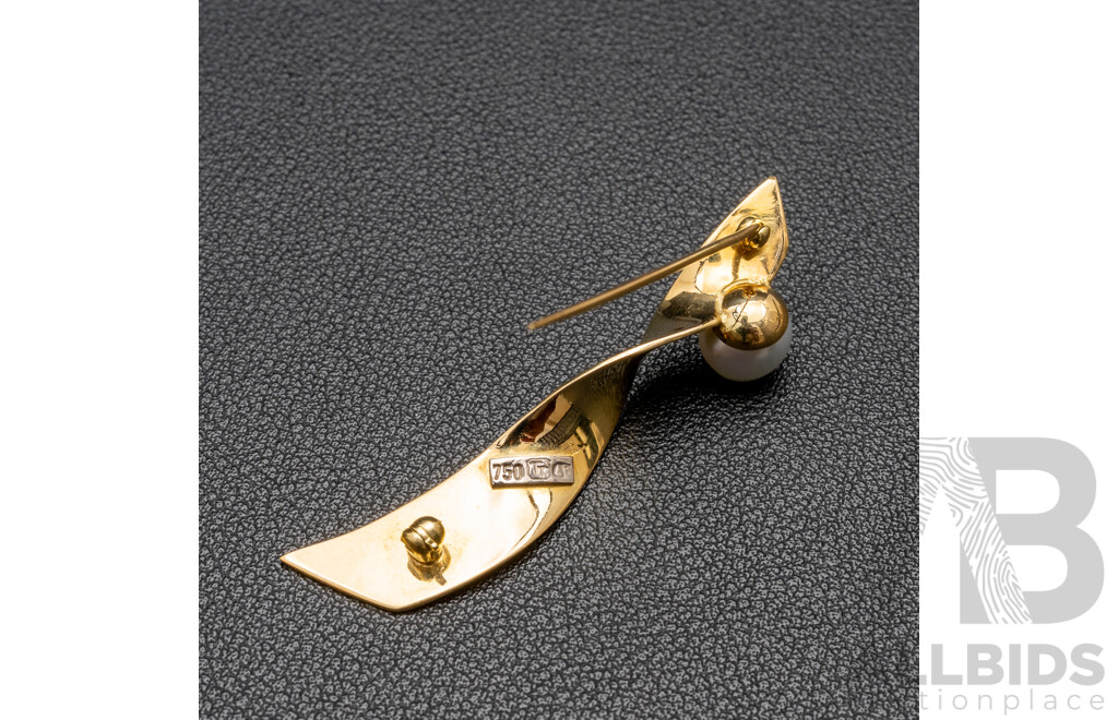18ct Yellow Gold and Pearl Brooch - 6.03gms