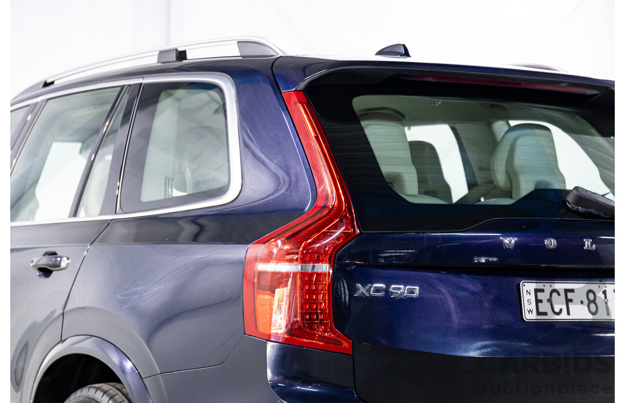 07/2019 Volvo XC90 D5 Momentum (AWD) 256 MY20 4d Wagon Magic Blue Metallic Turbo Diesel 2.0L