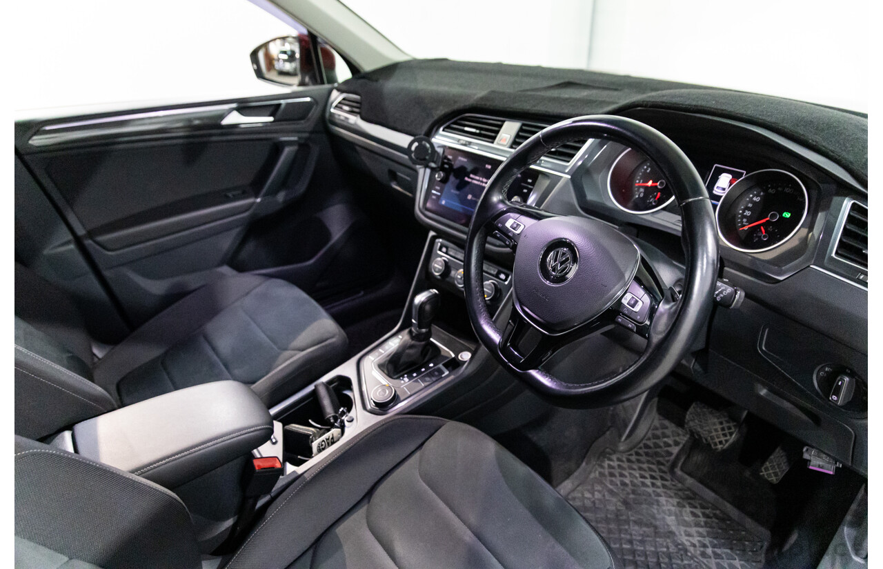 02/2018 Volkswagen Tiguan 162 TSI Sportline (AWD) 5NA MY18 4d Wagon Ruby Red Metallic Turbo 2.0L